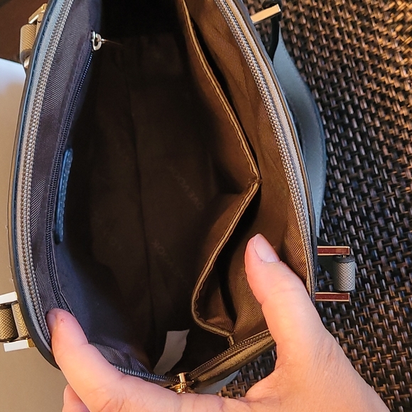 Purse - Picture 2 of 4